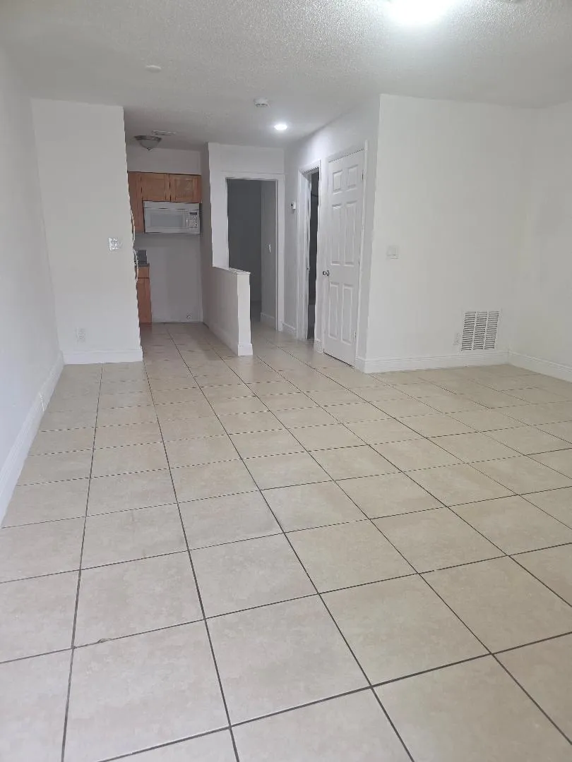 3640 NE 1st Avenue #2 Oakland Park, FL 33334