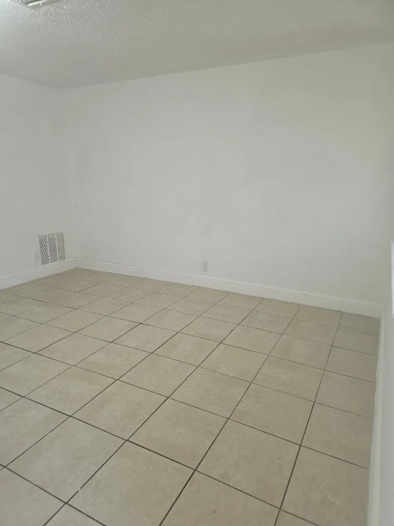 3640 NE 1st Avenue #2 Oakland Park, FL 33334
