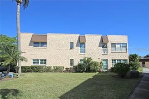 221 CEDARWOOD CIRCLE #221