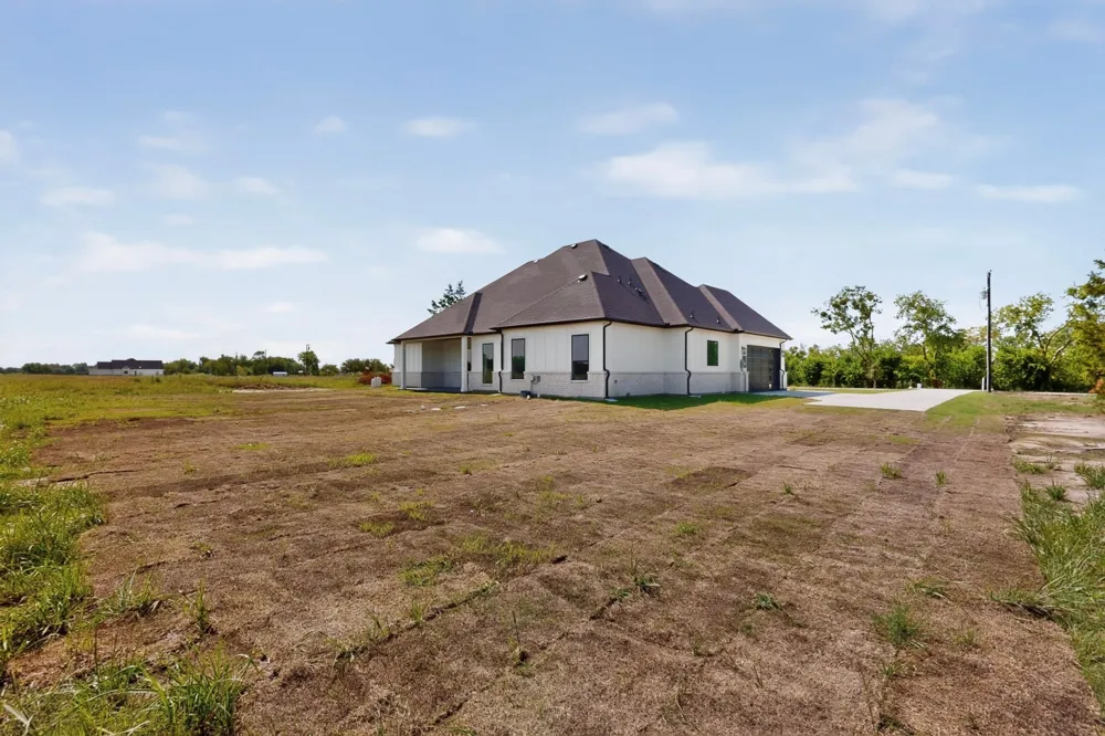 135 VZ County Road 3811 Wills Point, TX 75169