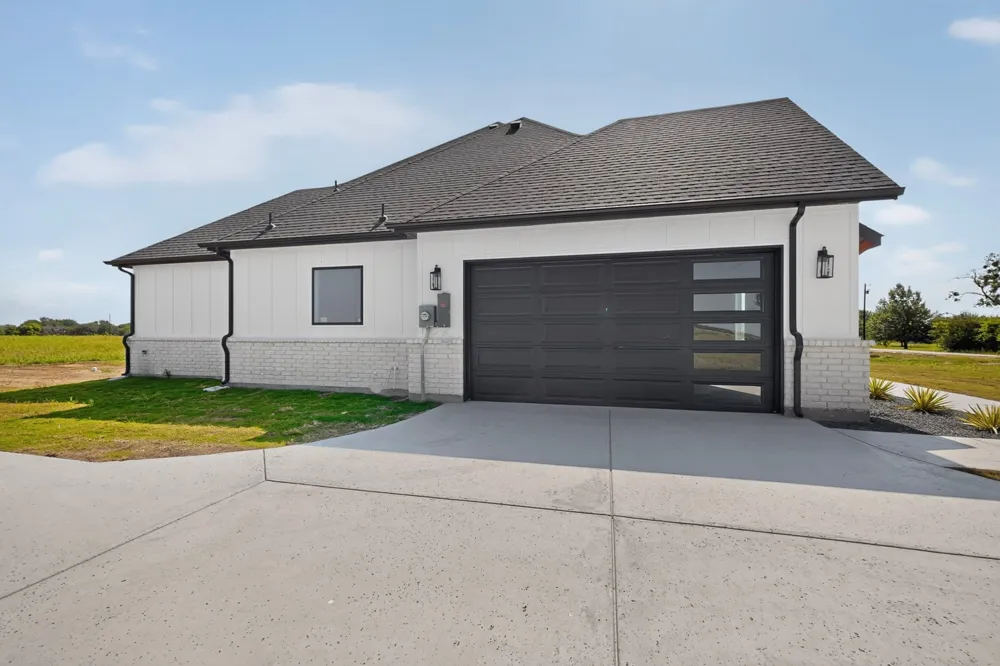 135 VZ County Road 3811 Wills Point, TX 75169
