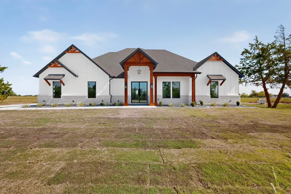 135 VZ County Road 3811 Wills Point, TX 75169