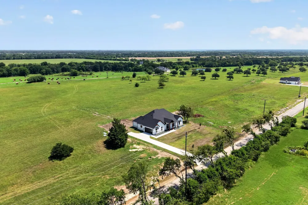 135 VZ County Road 3811 Wills Point, TX 75169