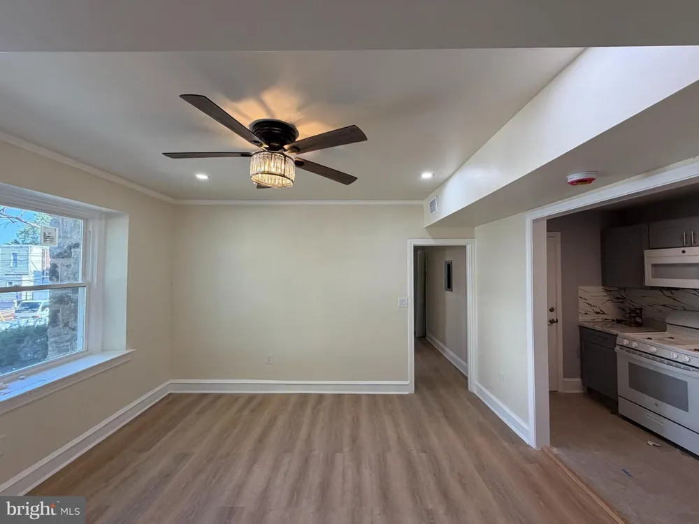 1651 W GRANGE AVENUE Philadelphia, PA 19141