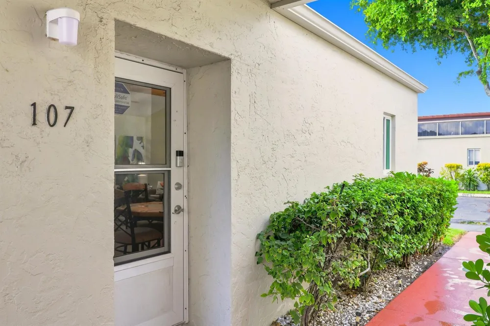 2532 Boundbrook Drive S #107 Palm Springs, FL 33406