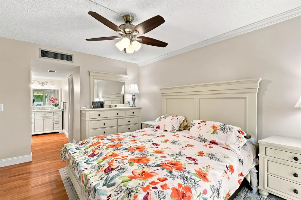 2532 Boundbrook Drive S #107 Palm Springs, FL 33406