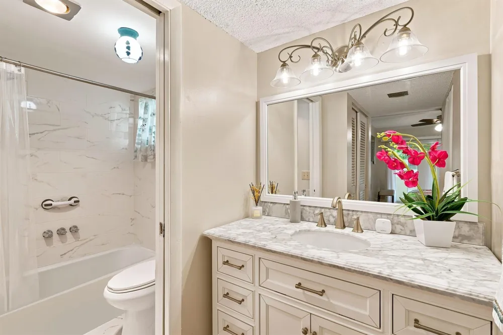 2532 Boundbrook Drive S #107 Palm Springs, FL 33406