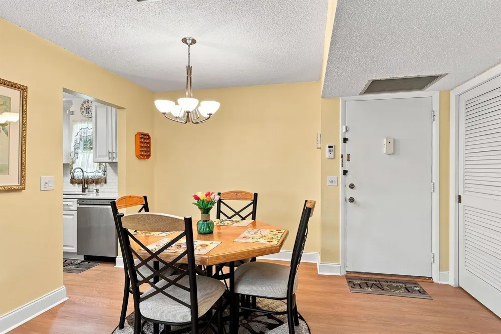 2532 Boundbrook Drive S #107 Palm Springs, FL 33406