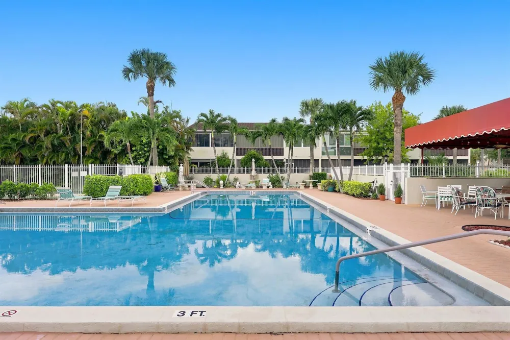 2532 Boundbrook Drive S #107 Palm Springs, FL 33406