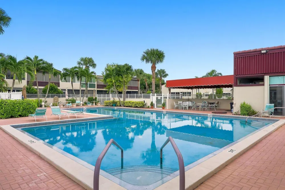 2532 Boundbrook Drive S #107 Palm Springs, FL 33406