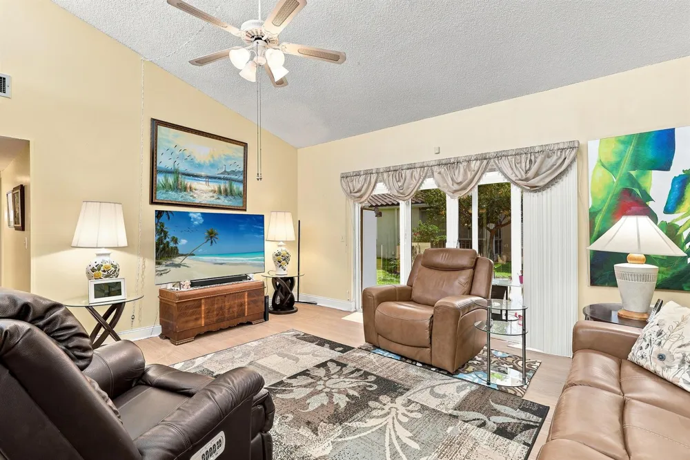 2532 Boundbrook Drive S #107 Palm Springs, FL 33406