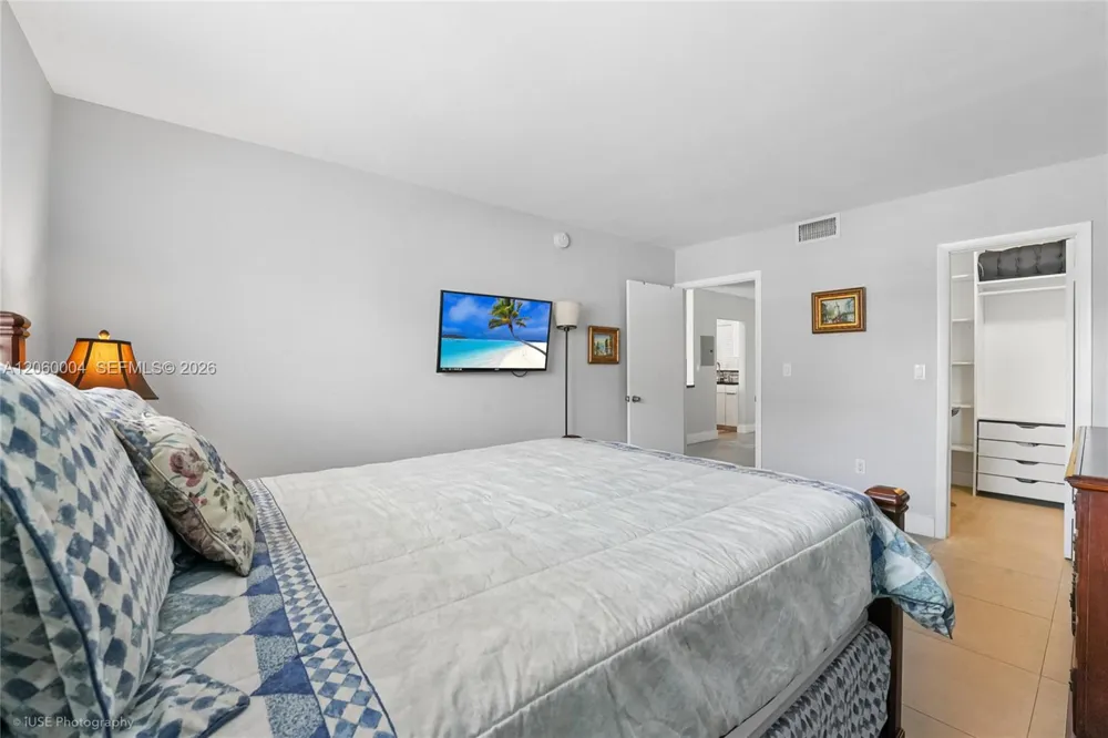 3536 NE 168th St #206 North Miami Beach, FL 33160