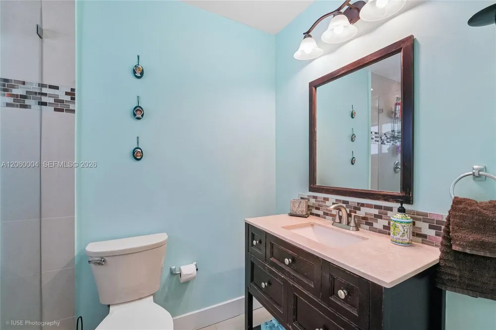 3536 NE 168th St #206 North Miami Beach, FL 33160