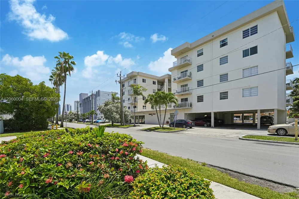3536 NE 168th St #206 North Miami Beach, FL 33160