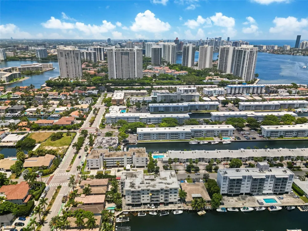 3536 NE 168th St #206 North Miami Beach, FL 33160