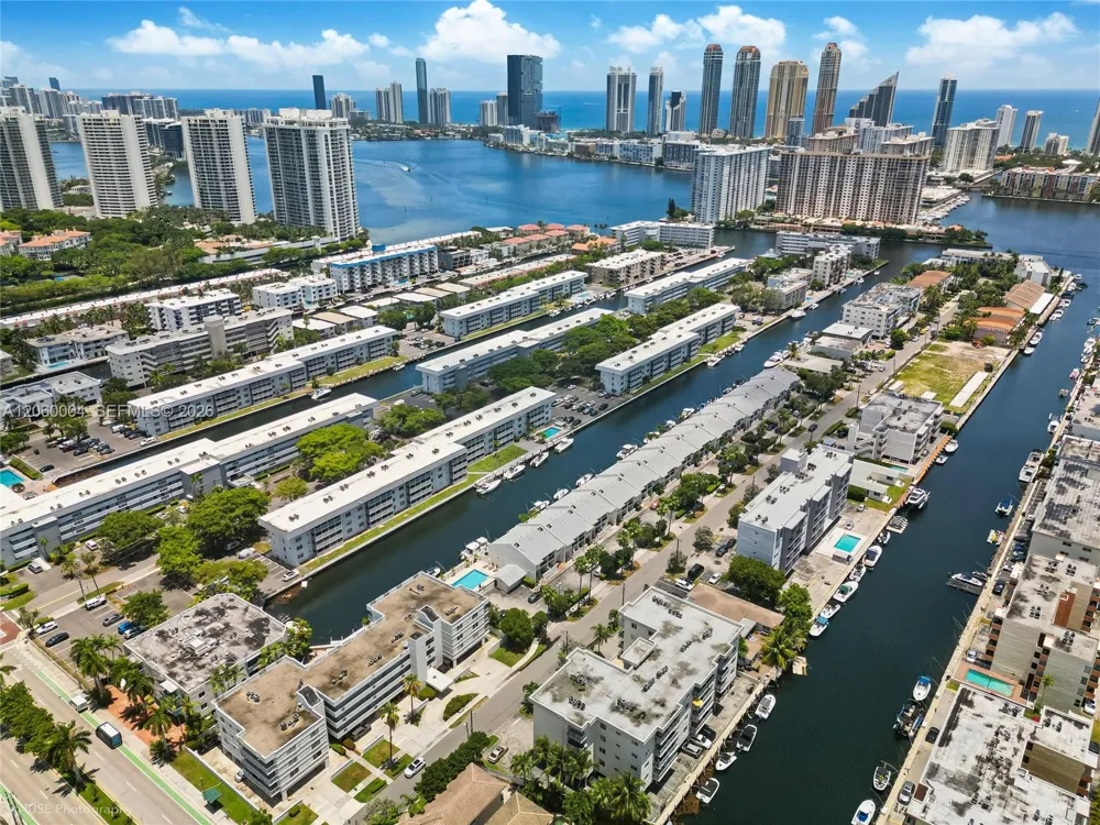 3536 NE 168th St #206 North Miami Beach, FL 33160
