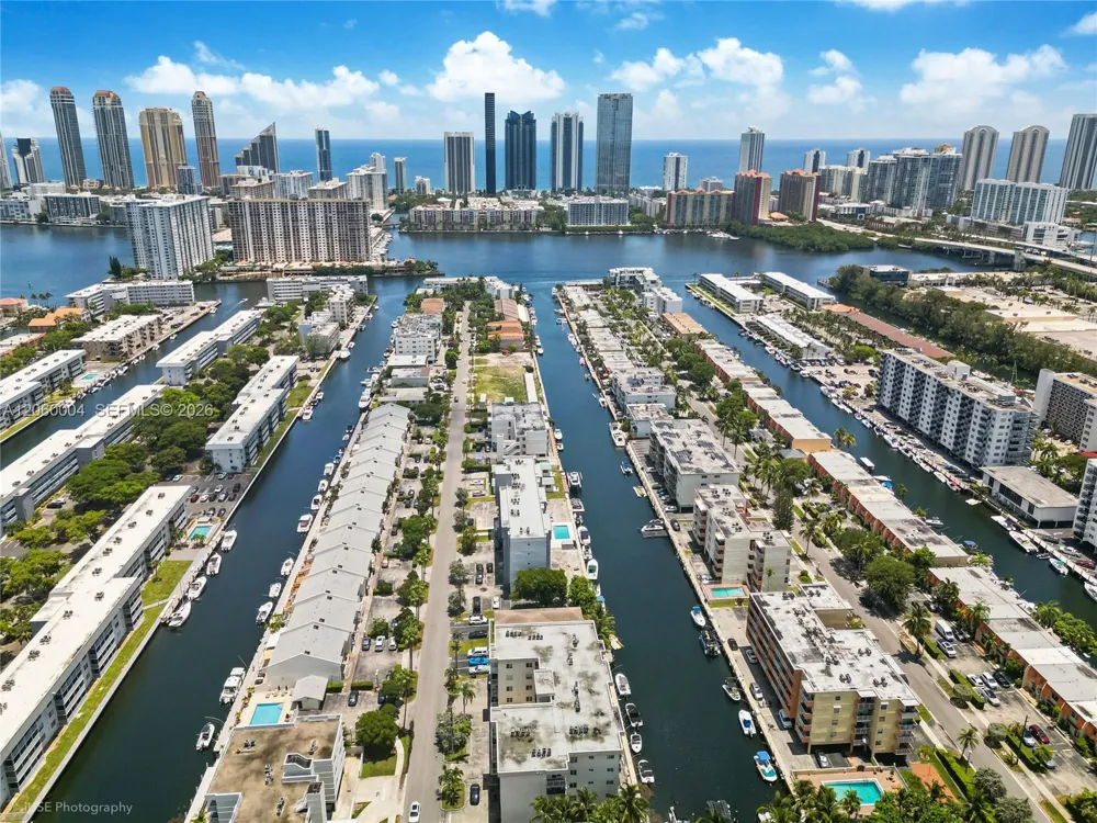 3536 NE 168th St #206 North Miami Beach, FL 33160