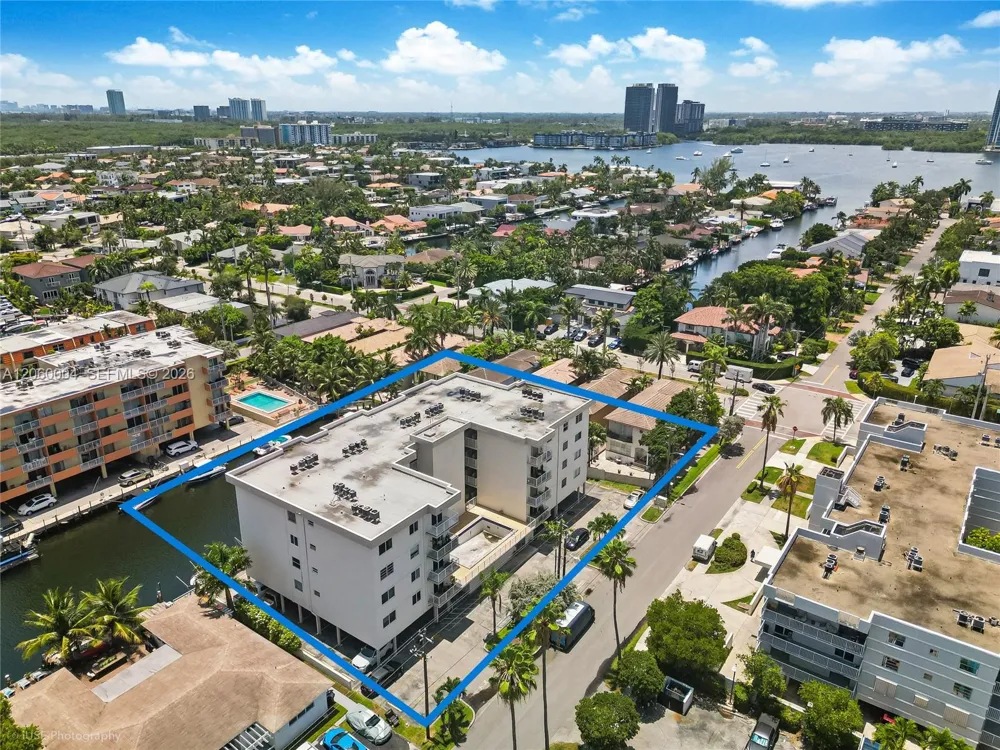 3536 NE 168th St #206 North Miami Beach, FL 33160