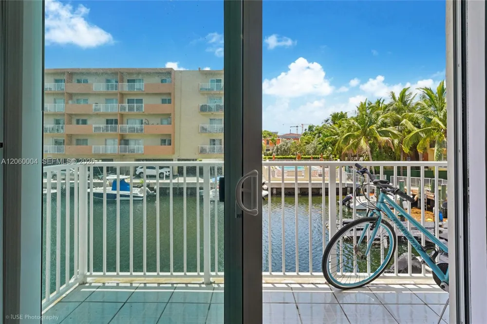 3536 NE 168th St #206 North Miami Beach, FL 33160