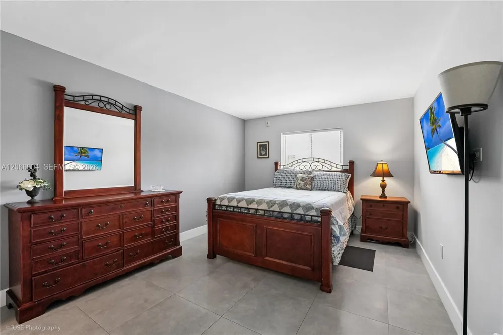 3536 NE 168th St #206 North Miami Beach, FL 33160