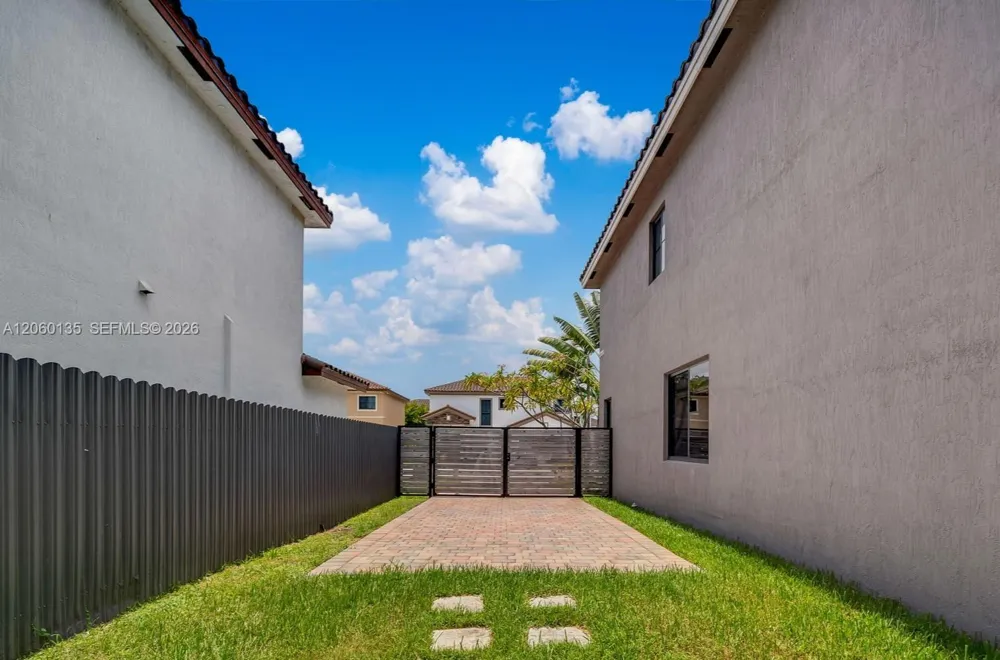 23061 SW 114th Path Miami, FL 33170