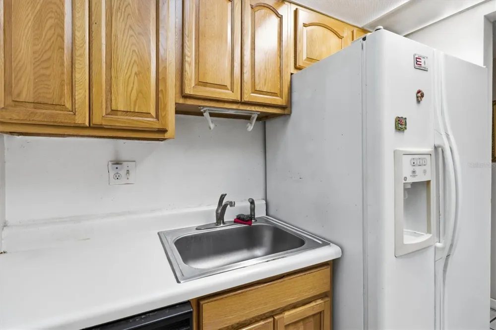 931 W OAK RIDGE ROAD #B Orlando, FL 32809