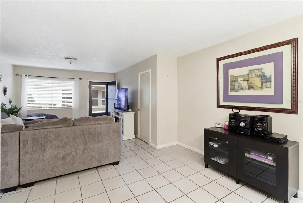931 W OAK RIDGE ROAD #B Orlando, FL 32809