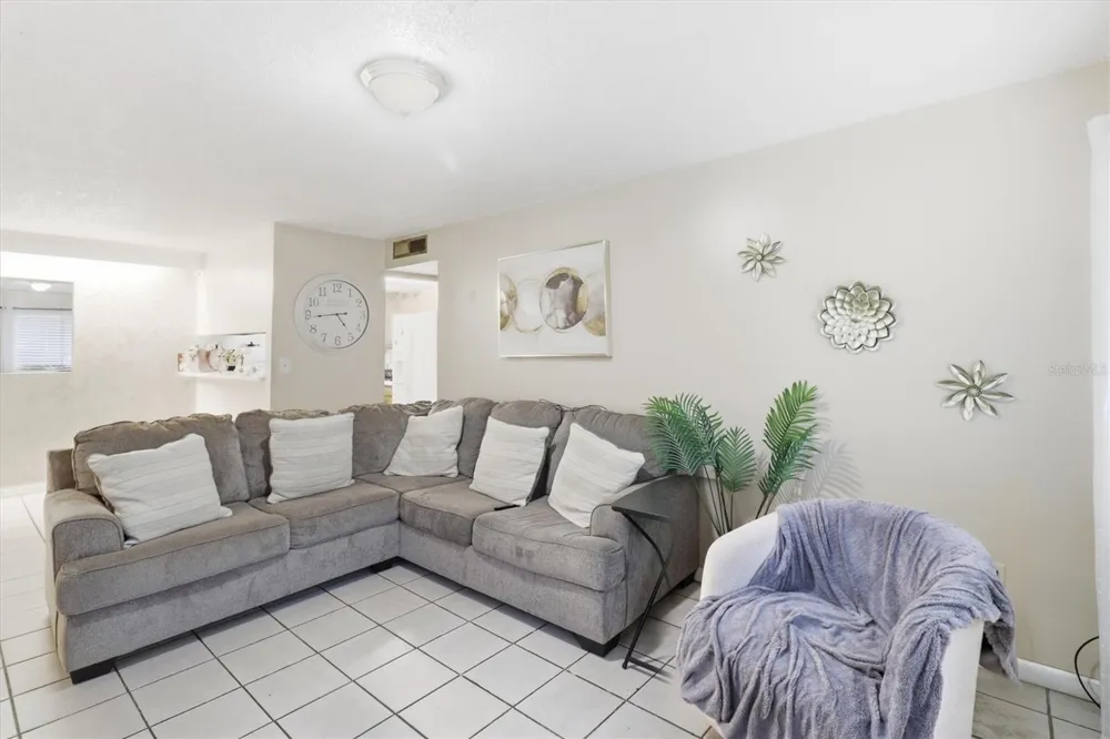 931 W OAK RIDGE ROAD #B Orlando, FL 32809