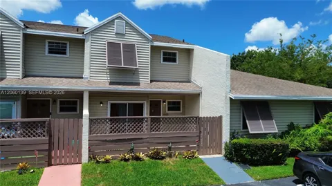 309 W Hemingway Cir