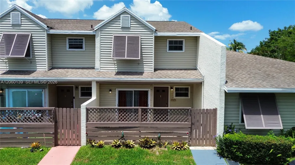 309 W Hemingway Cir Margate, FL 33063