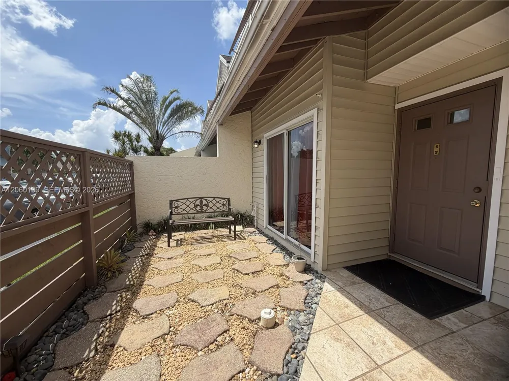 309 W Hemingway Cir Margate, FL 33063