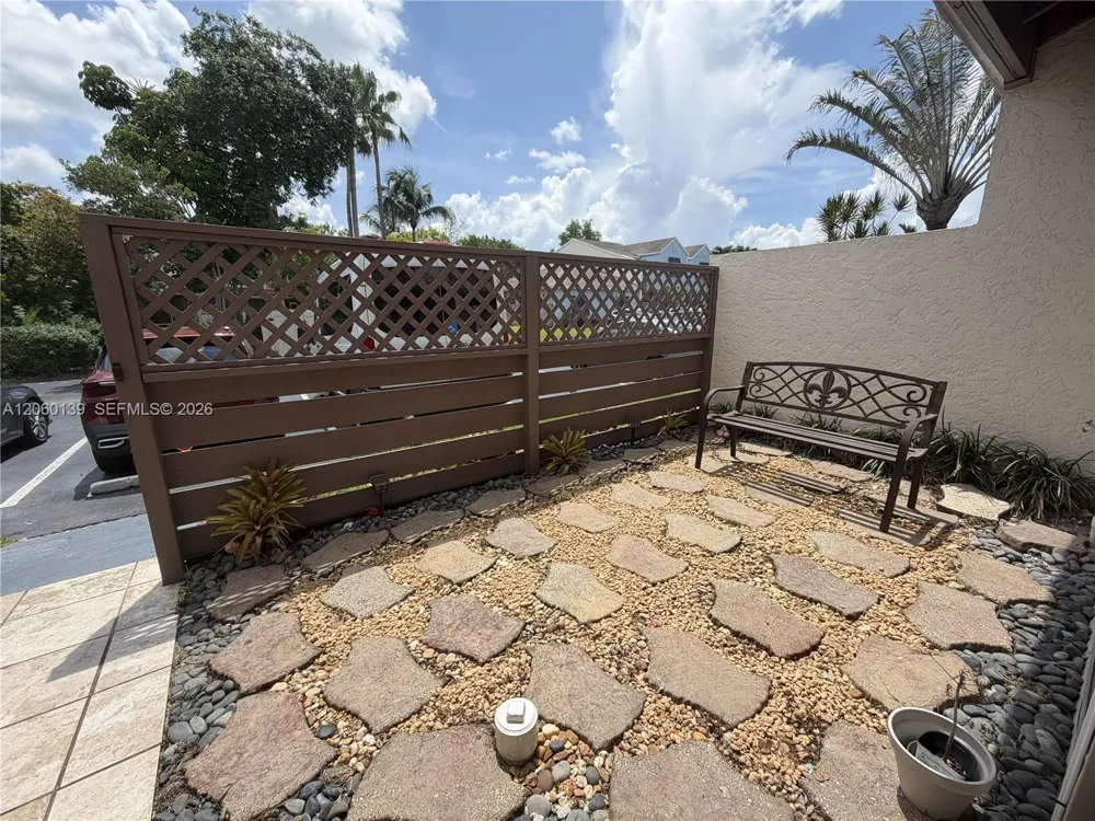 309 W Hemingway Cir Margate, FL 33063