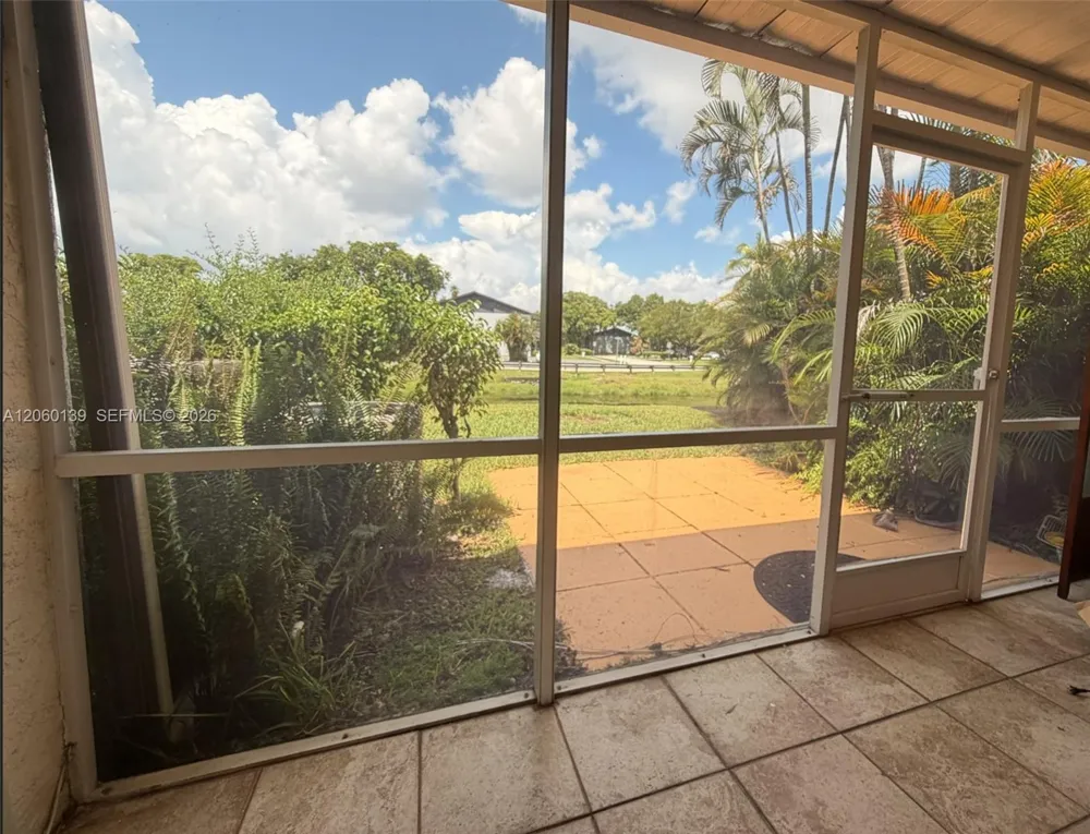 309 W Hemingway Cir Margate, FL 33063