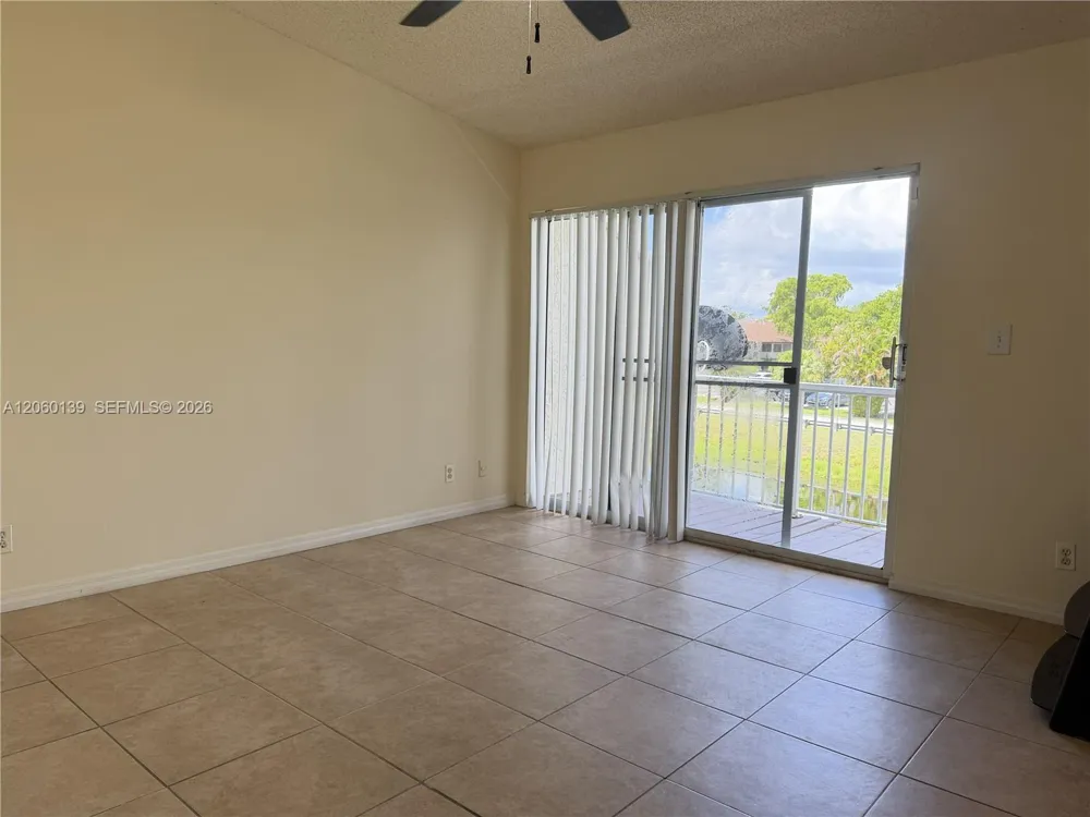 309 W Hemingway Cir Margate, FL 33063