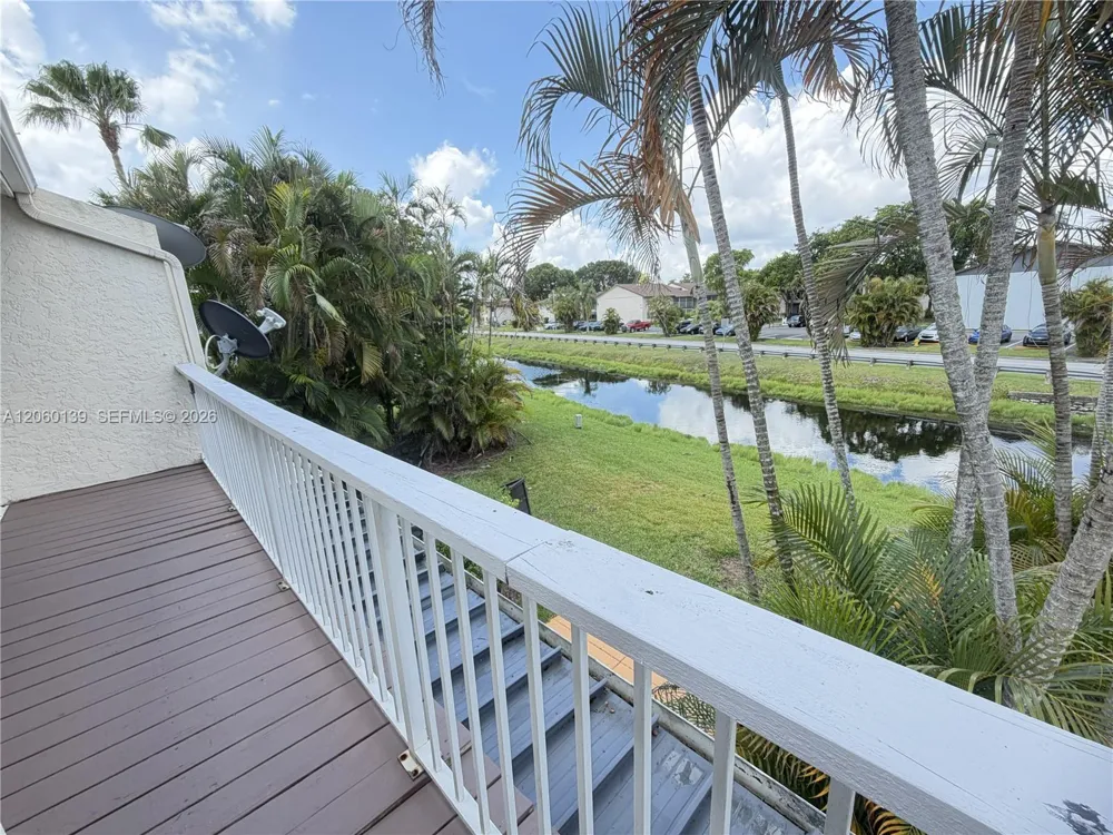 309 W Hemingway Cir Margate, FL 33063
