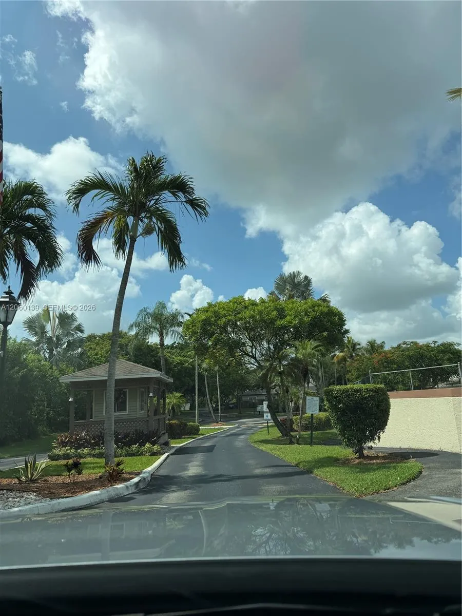 309 W Hemingway Cir Margate, FL 33063