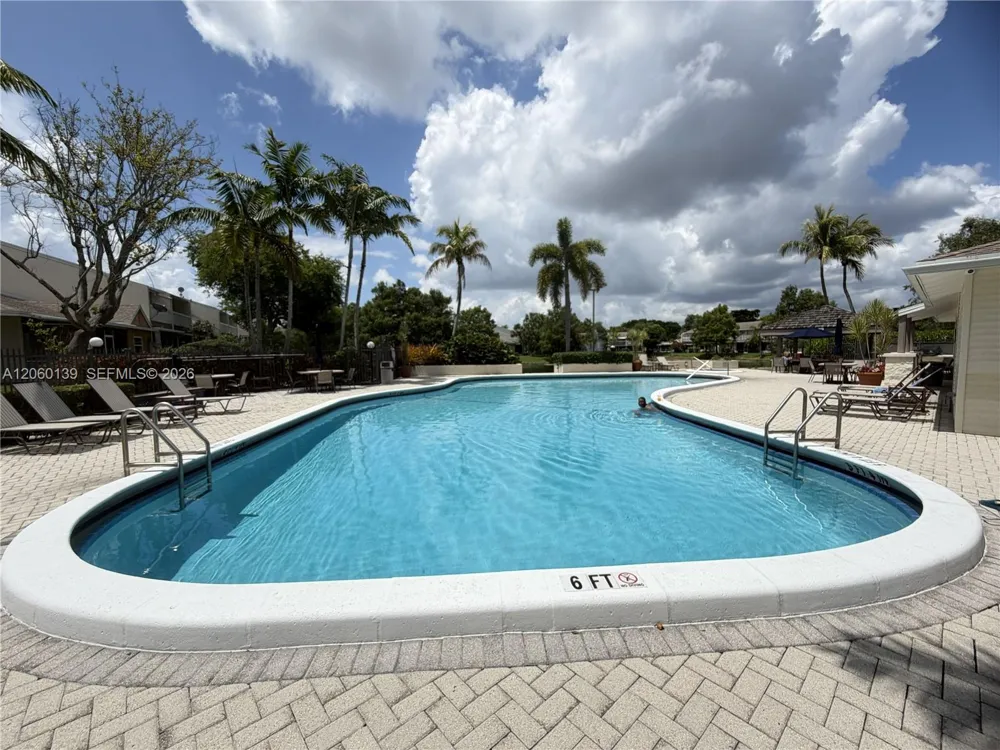 309 W Hemingway Cir Margate, FL 33063