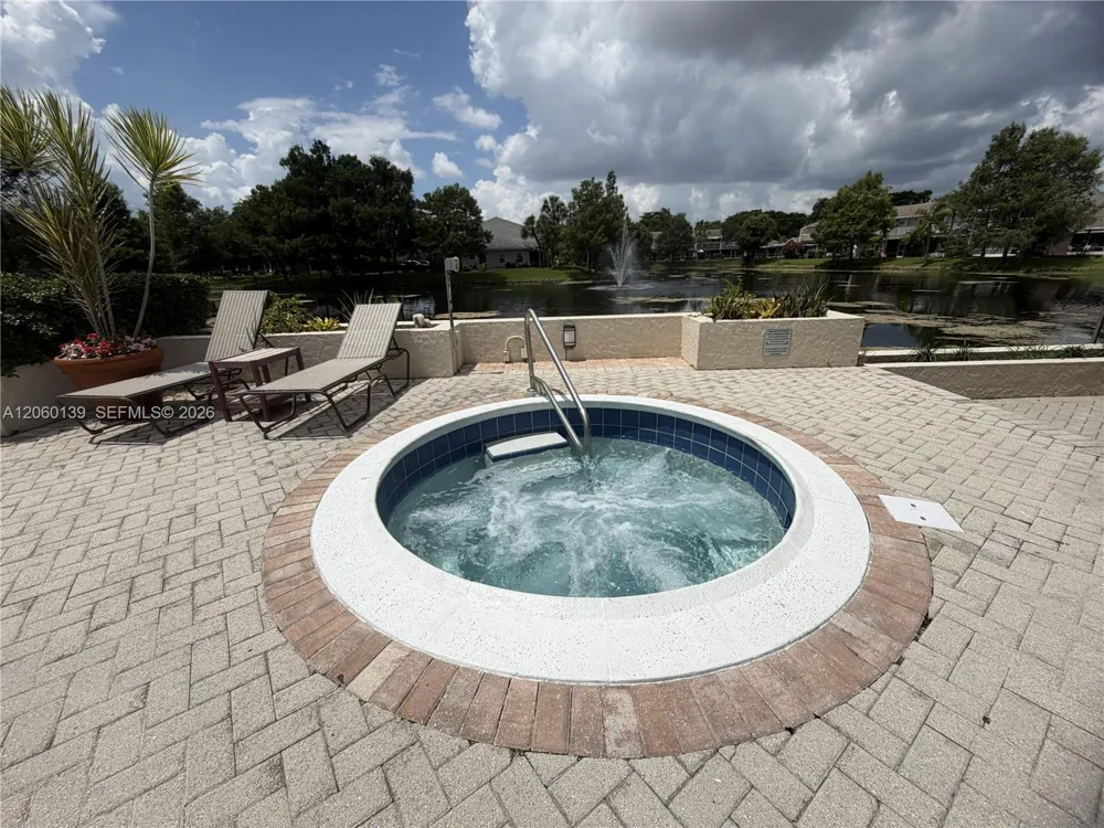 309 W Hemingway Cir Margate, FL 33063