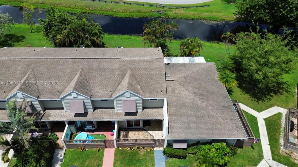 309 W Hemingway Cir Margate, FL 33063
