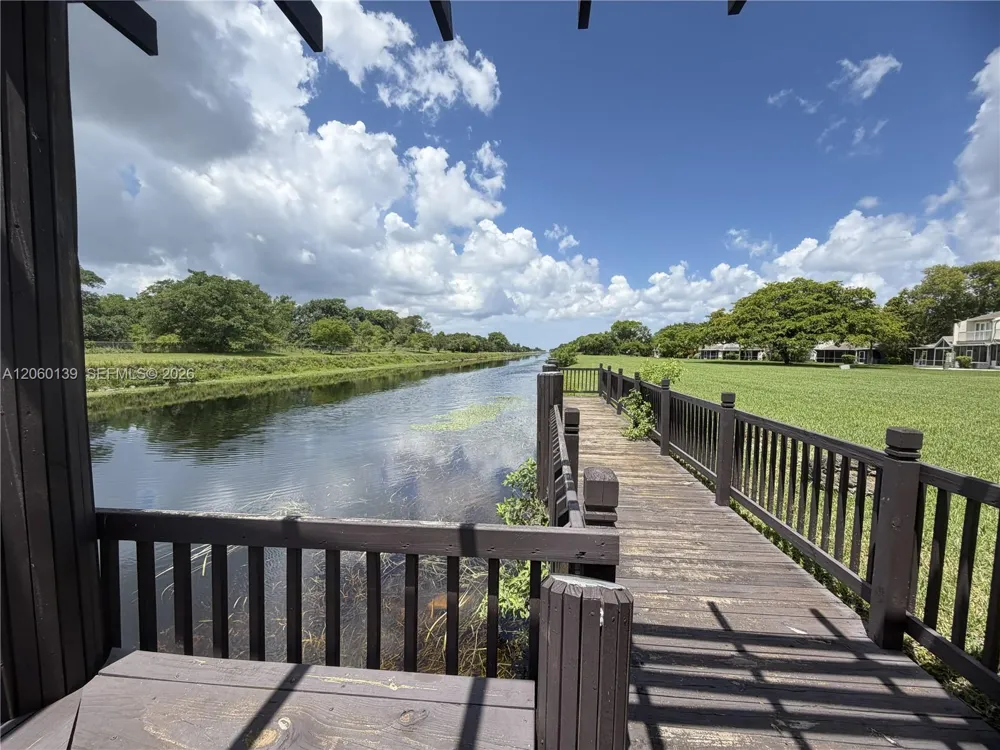 309 W Hemingway Cir Margate, FL 33063
