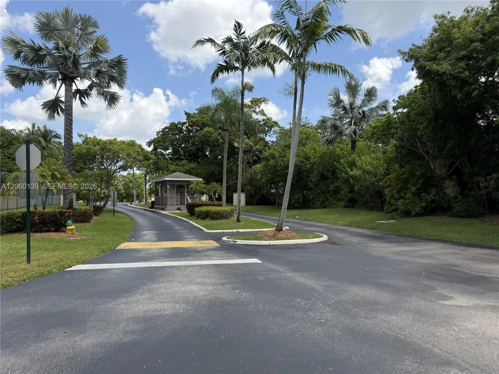 309 W Hemingway Cir Margate, FL 33063