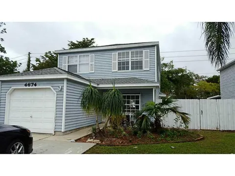 4674 Lakeside Circle