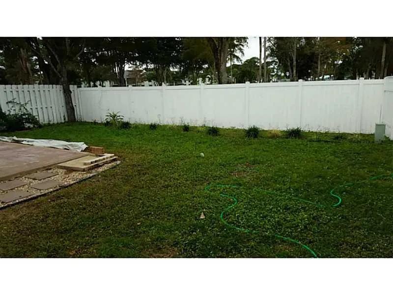 4674 Lakeside Circle West Palm Beach, FL 33417
