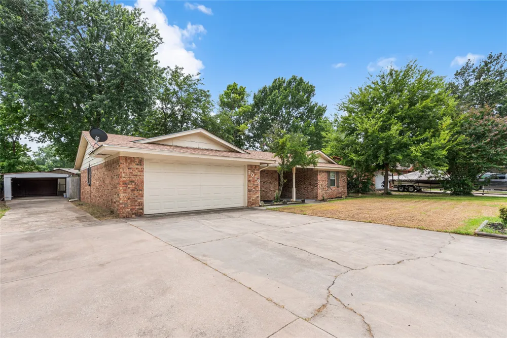 2018 Ashland Street Gainesville, TX 76240
