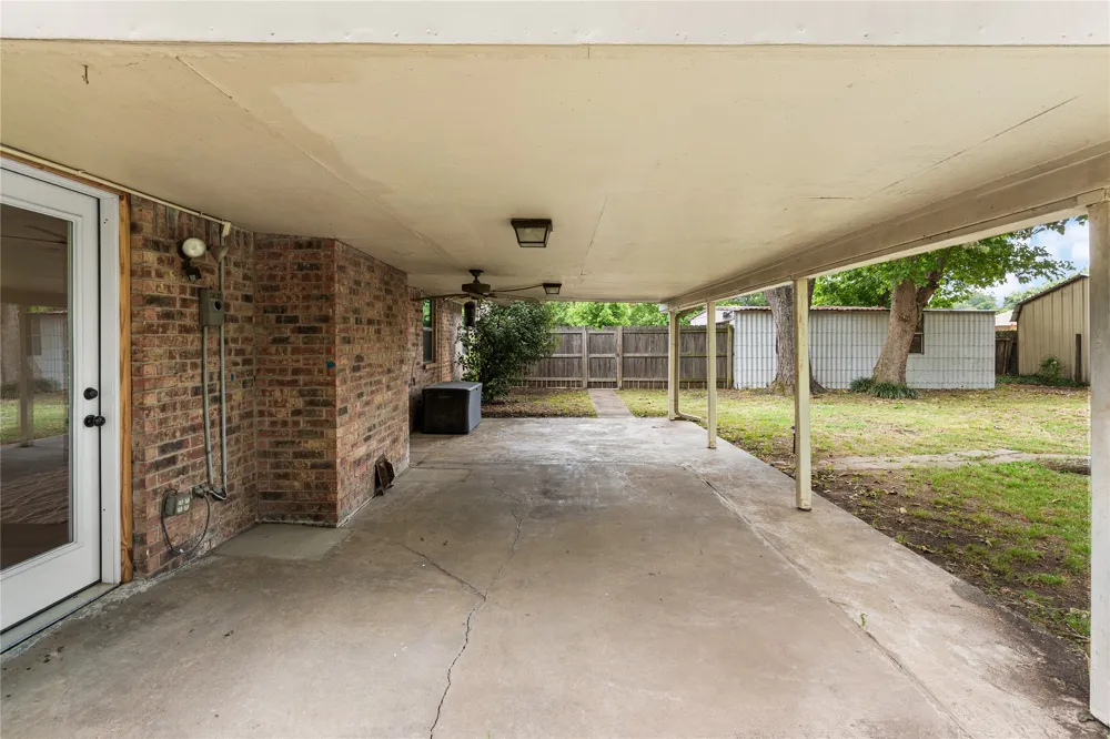 2018 Ashland Street Gainesville, TX 76240