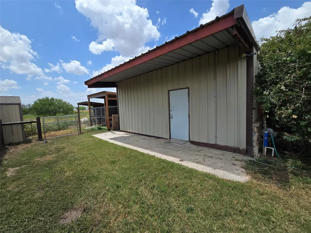 4207 Mesquite Avenue Lyford, TX 78569