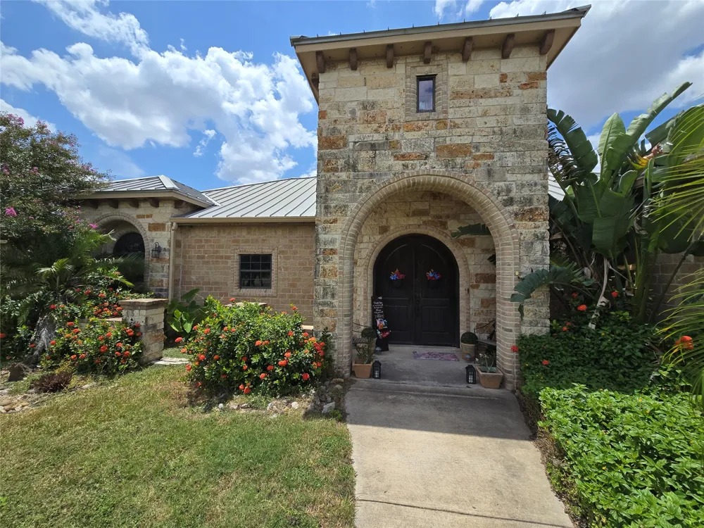 4207 Mesquite Avenue Lyford, TX 78569