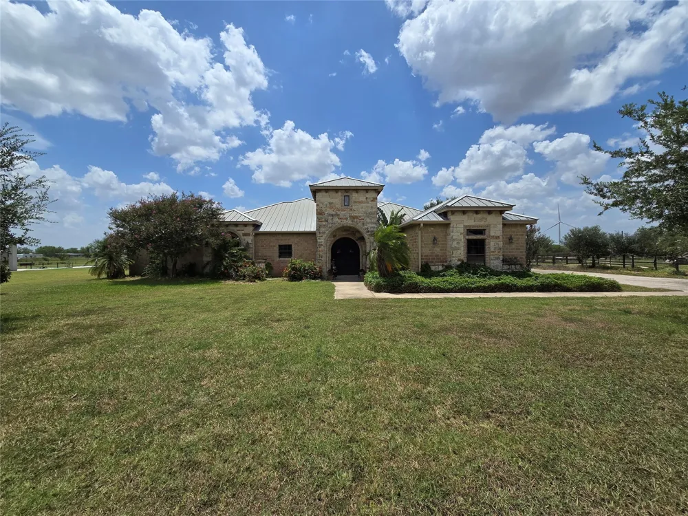 4207 Mesquite Avenue Lyford, TX 78569