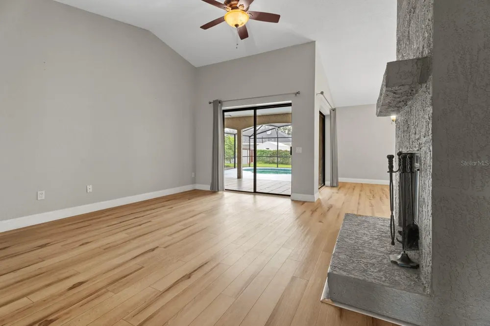7437 PINEMOUNT DRIVE Orlando, FL 32819
