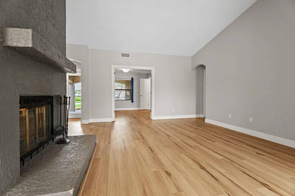 7437 PINEMOUNT DRIVE Orlando, FL 32819